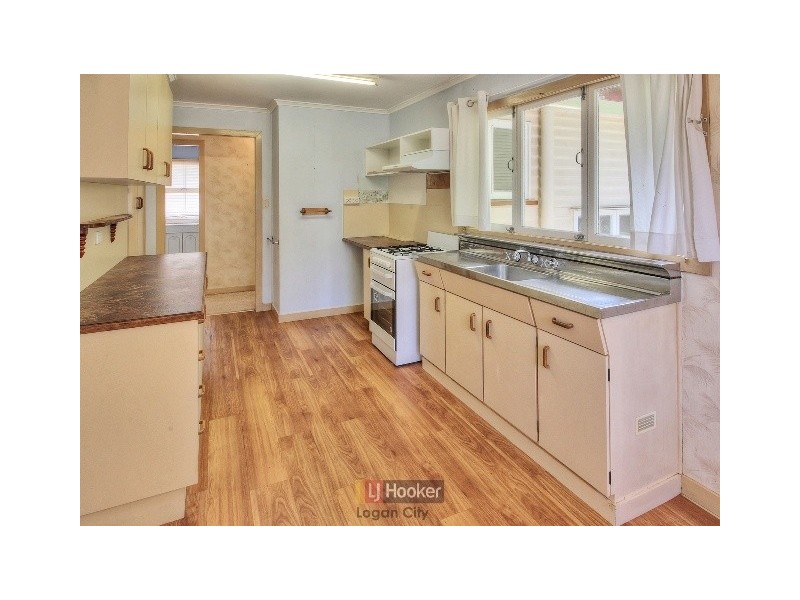 15 Collin Court, Kingston QLD 4114