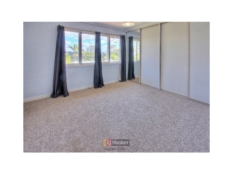 15 Collin Court, Kingston QLD 4114