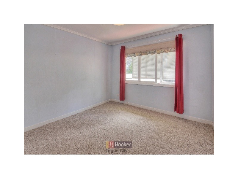 15 Collin Court, Kingston QLD 4114