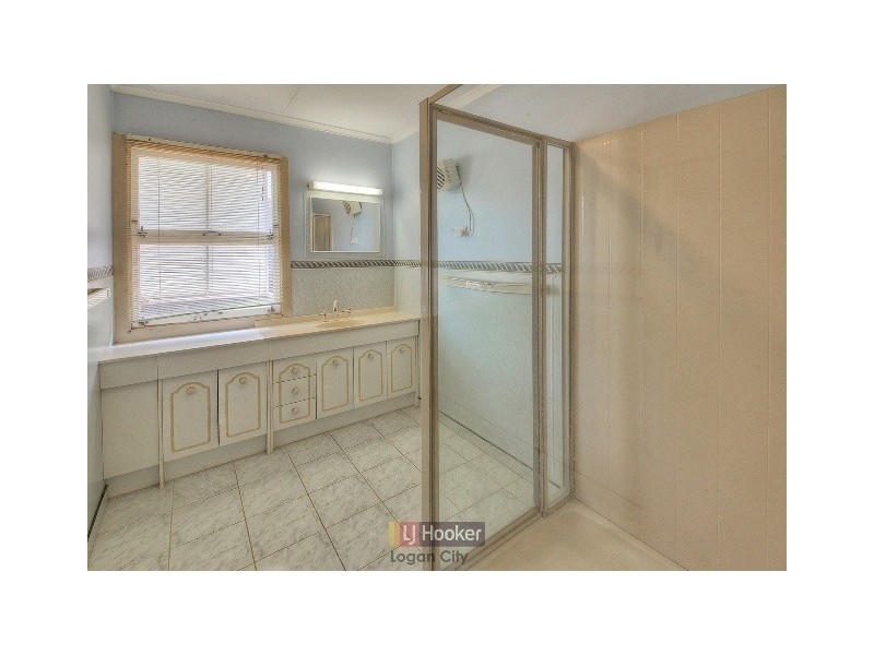 15 Collin Court, Kingston QLD 4114