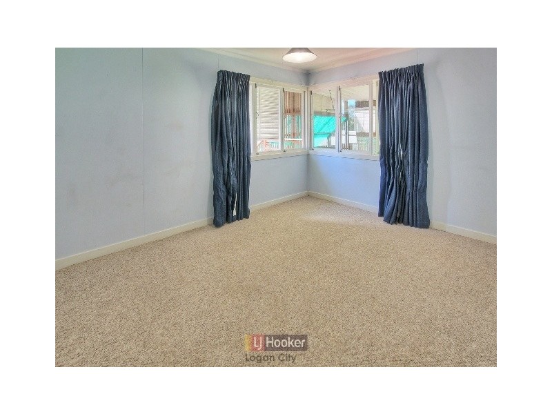 15 Collin Court, Kingston QLD 4114