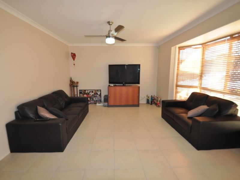 9 Houston Drive, Crestmead QLD 4132