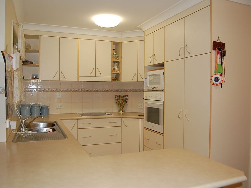 10 Lycoris Street, Crestmead QLD 4132