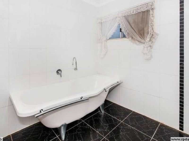 120 Springlands Drive, Slacks Creek QLD 4127