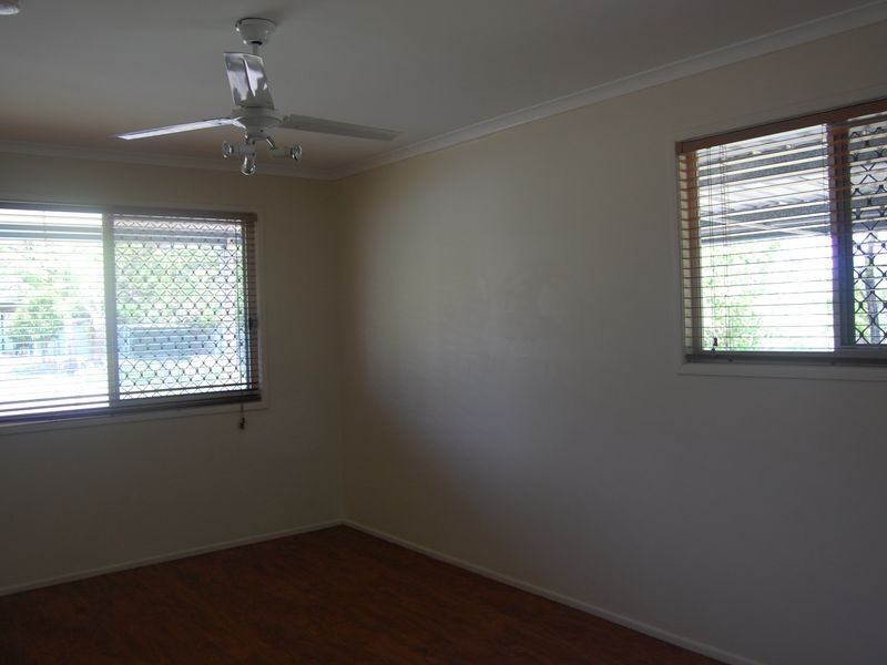 1 Peppermint Street, Crestmead QLD 4132