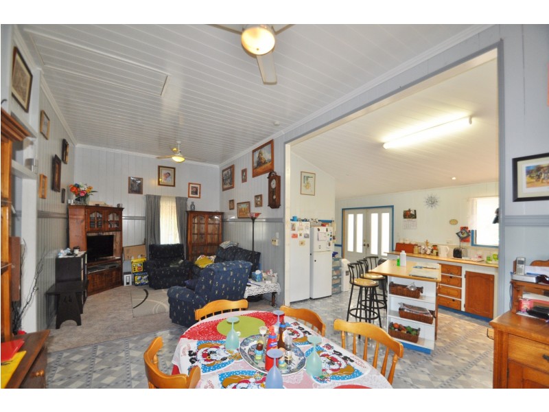 64 Laughlin Street, Kingston QLD 4114