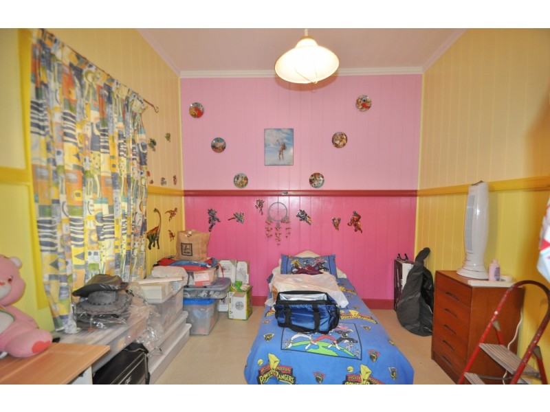 64 Laughlin Street, Kingston QLD 4114