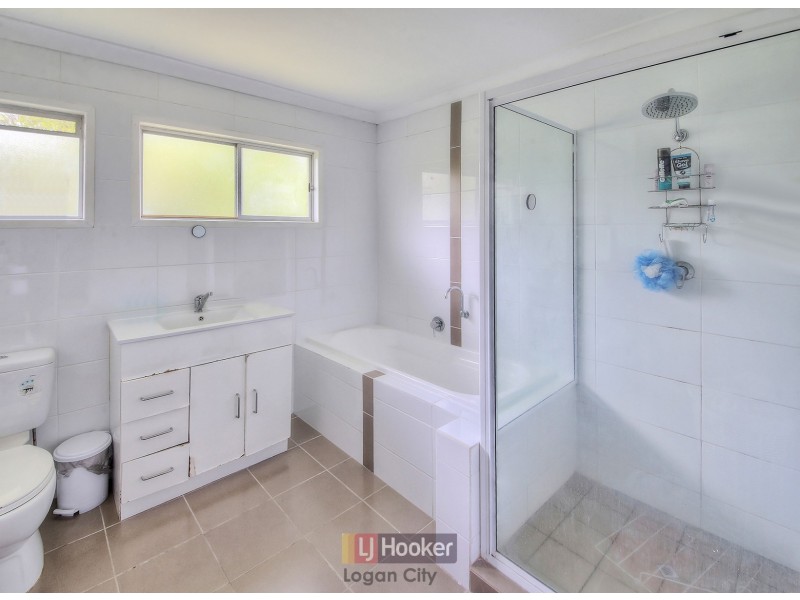 42 Elm Avenue, Woodridge QLD 4114