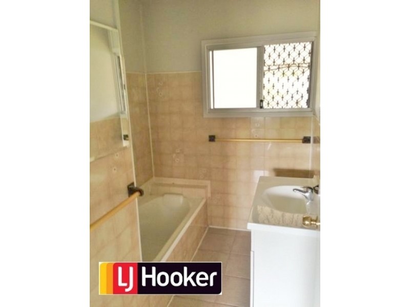 18 Hunter Street, Woodridge QLD 4114