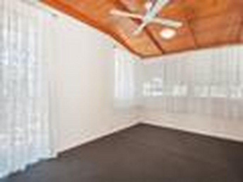 1 Nanda Street, Woodridge QLD 4114