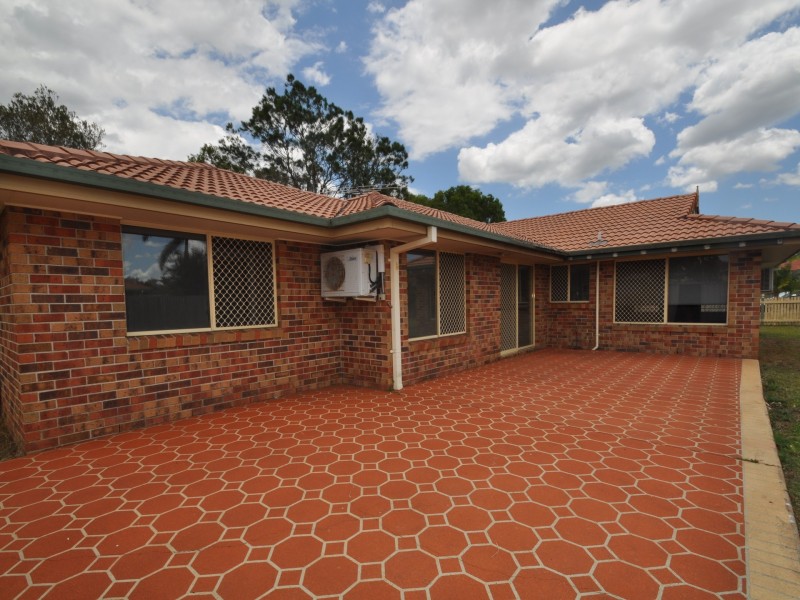 11 Kilsay Crescent, Meadowbrook QLD 4131