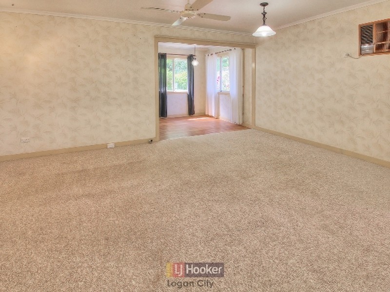 15 Collin Court, Kingston QLD 4114