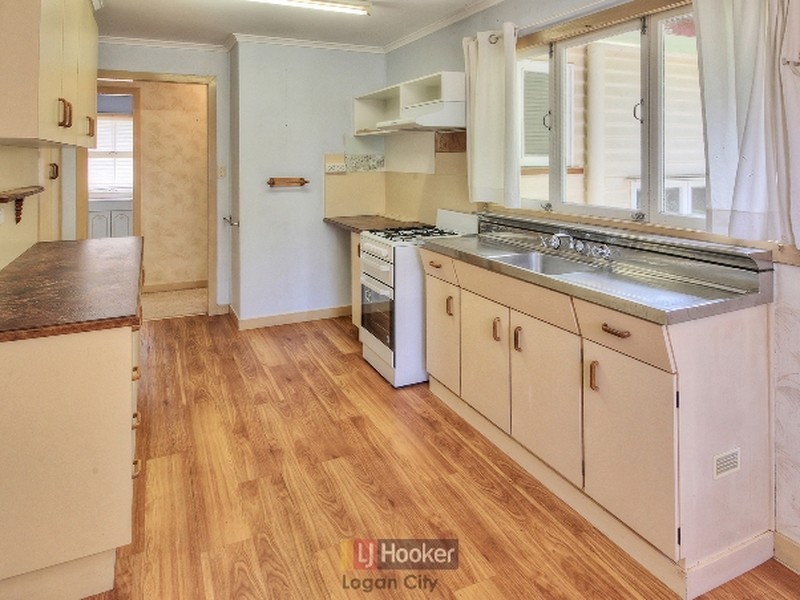 15 Collin Court, Kingston QLD 4114