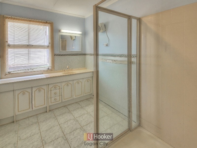 15 Collin Court, Kingston QLD 4114