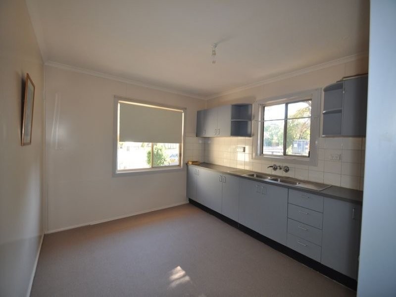 100 Jacaranda Avenue, Logan Central QLD 4114