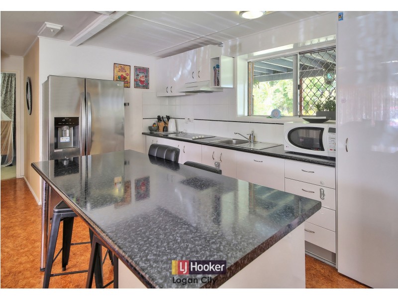 8 Yale Street, Marsden QLD 4132