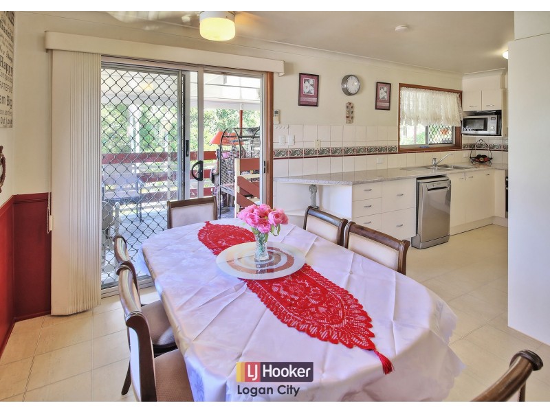 8 Yale Street, Marsden QLD 4132