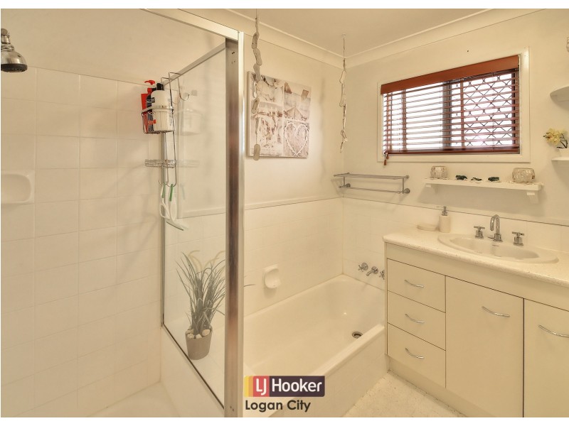 8 Yale Street, Marsden QLD 4132