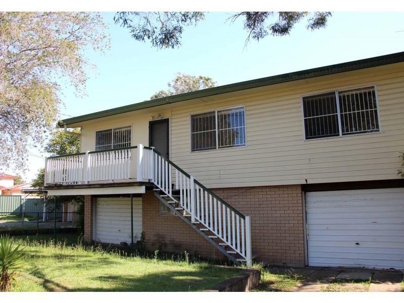 17 Pine Drive, Woodridge QLD 4114