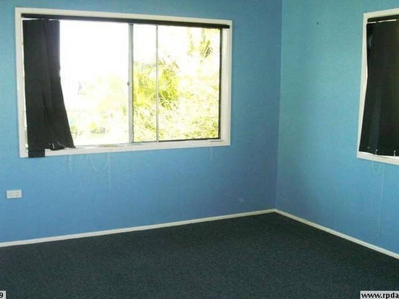 6 Jarrah St, Kingston QLD 4114