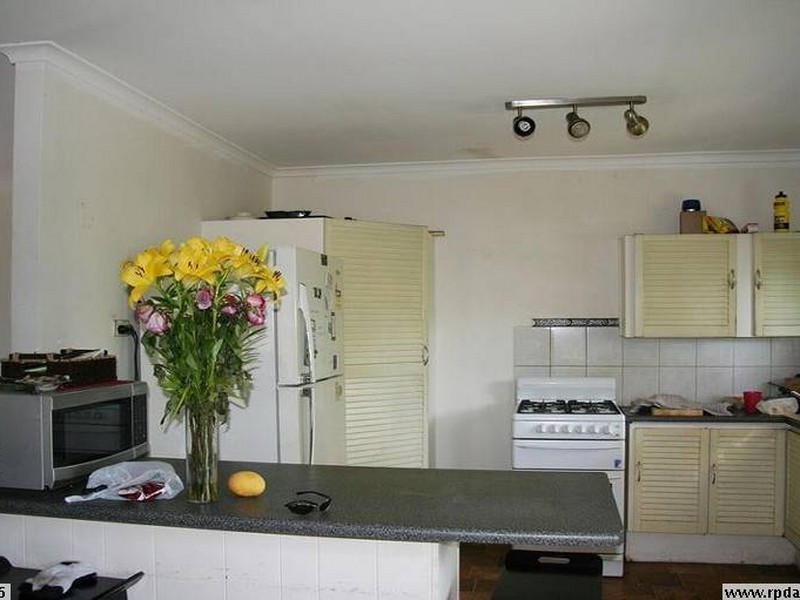 6 Jarrah St, Kingston QLD 4114