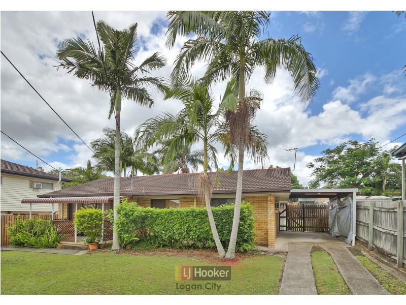 33 Pine Drive, Woodridge QLD 4114