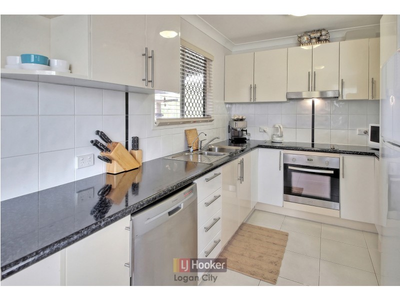 154 Railway Parade, Woodridge QLD 4114