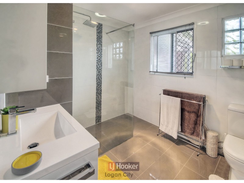 154 Railway Parade, Woodridge QLD 4114