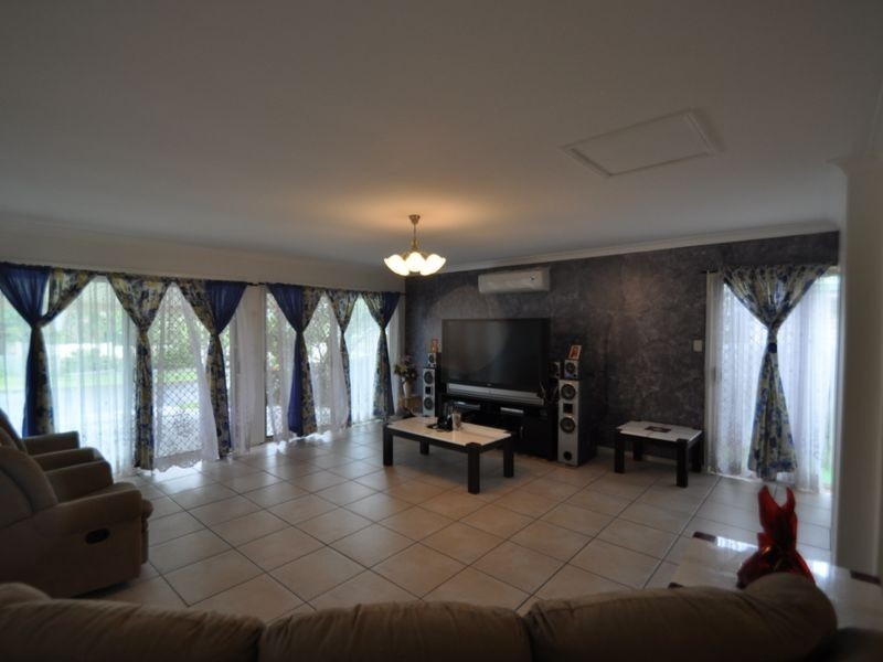12 Barracuda St, Kingston QLD 4114