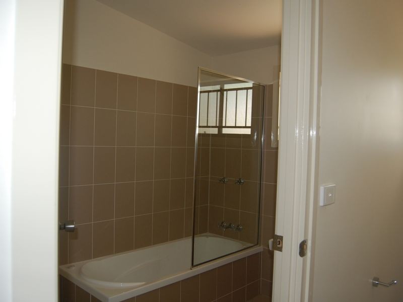 10 Velorum Drive, Kingston QLD 4114