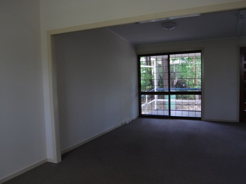 10 Velorum Drive, Kingston QLD 4114