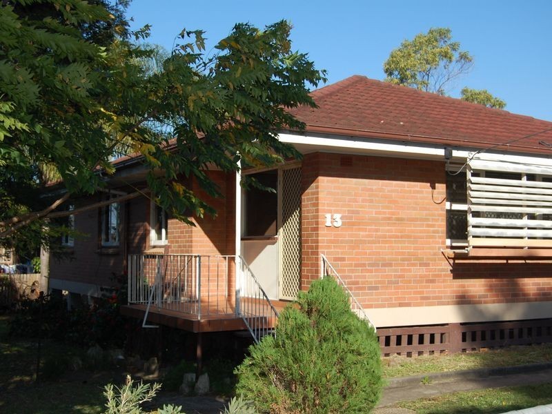 13 Fleur Street, Woodridge QLD 4114