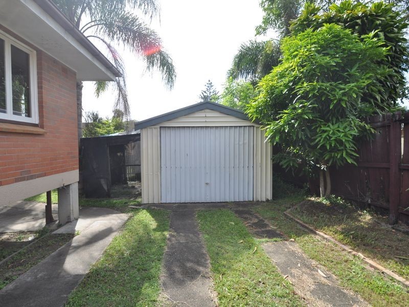 13 Fleur Street, Woodridge QLD 4114