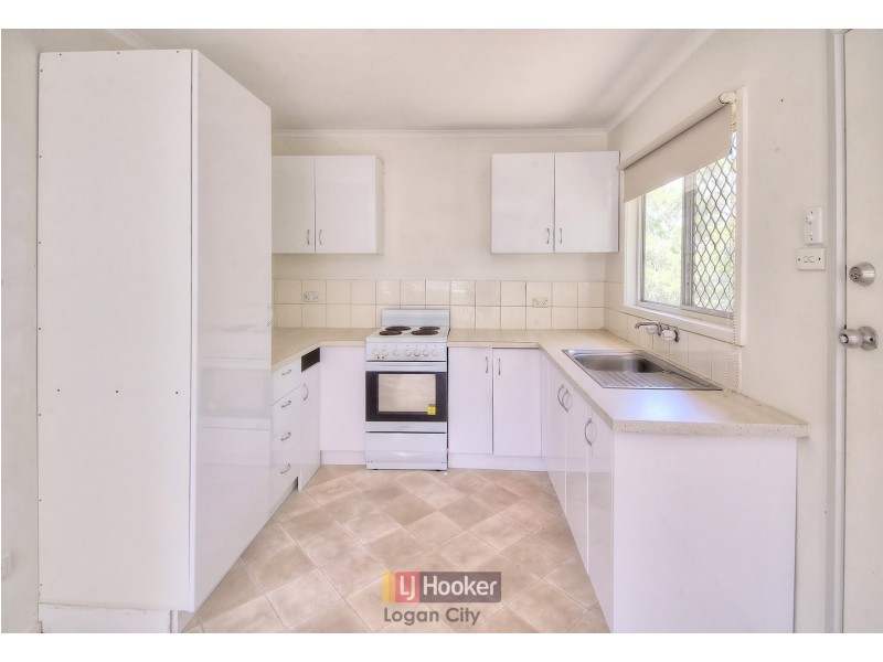 7 Garden Avenue, Woodridge QLD 4114