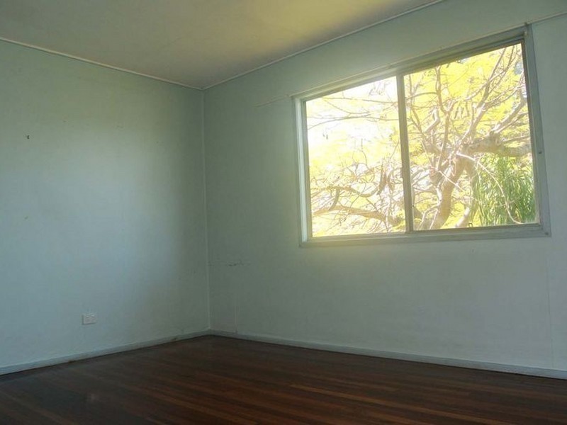 33 Mayes Ave, Logan Central QLD 4114