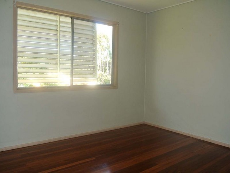 33 Mayes Ave, Logan Central QLD 4114