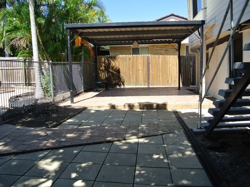 35 Pine Drive, Woodridge QLD 4114