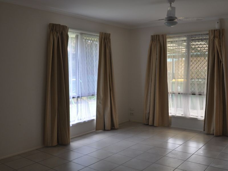 4/11 Cleopatra Street, Kingston QLD 4114