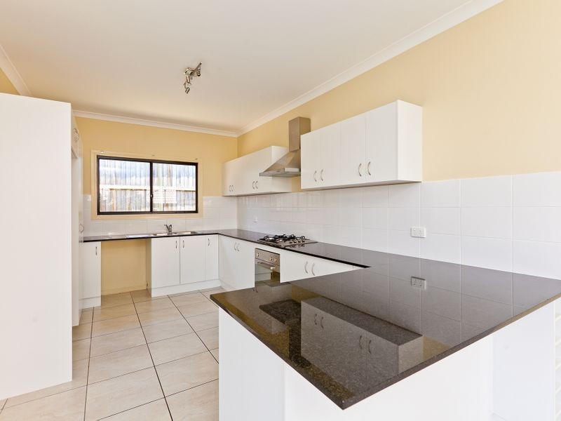 6 Bellthorpe Crescent, Waterford QLD 4133