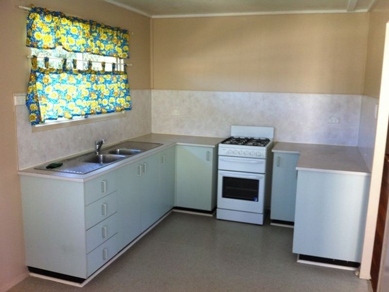 10 Rhoda Street, Loganlea QLD 4131