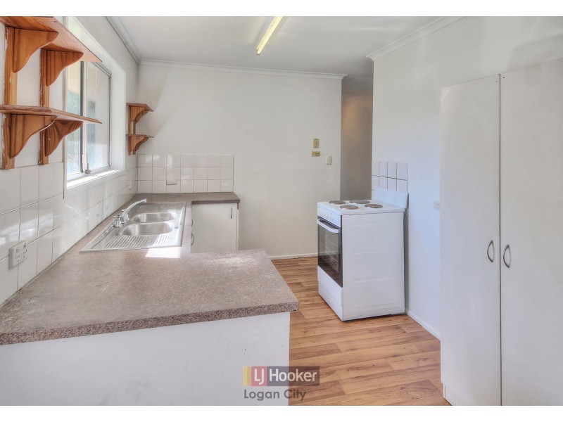 24 Omar Street, Woodridge QLD 4114