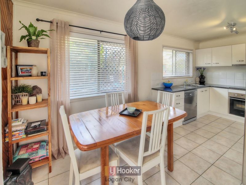 2/9 Canopus Court, Kingston QLD 4114