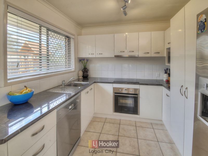 2/9 Canopus Court, Kingston QLD 4114
