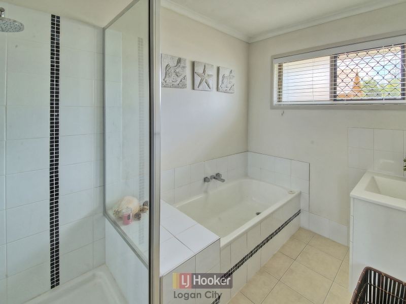 2/9 Canopus Court, Kingston QLD 4114