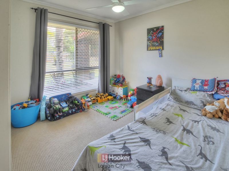 2/9 Canopus Court, Kingston QLD 4114