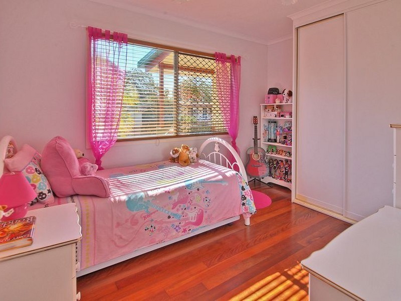 8 Brown Avenue, Logan Central QLD 4114