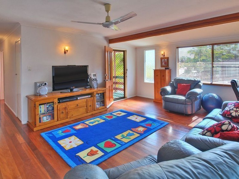 8 Brown Avenue, Logan Central QLD 4114