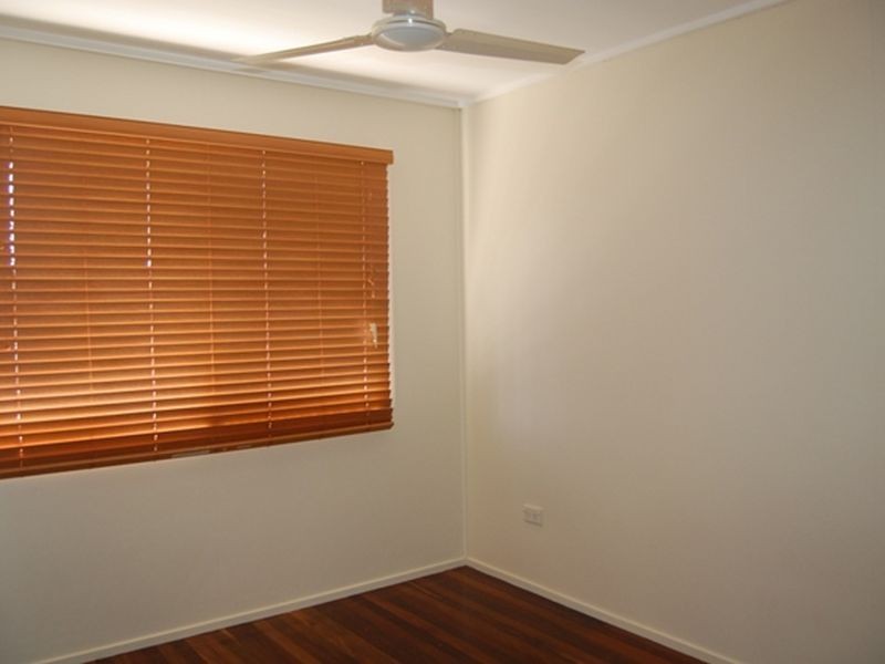 6 Yugumbri Crescent, Logan Central QLD 4114