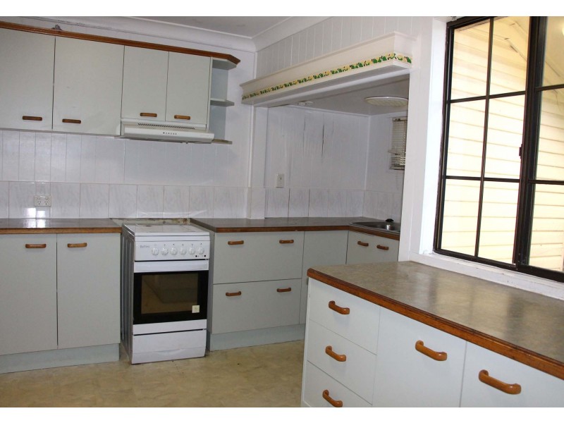 27 Mayes Ave, Logan Central QLD 4114