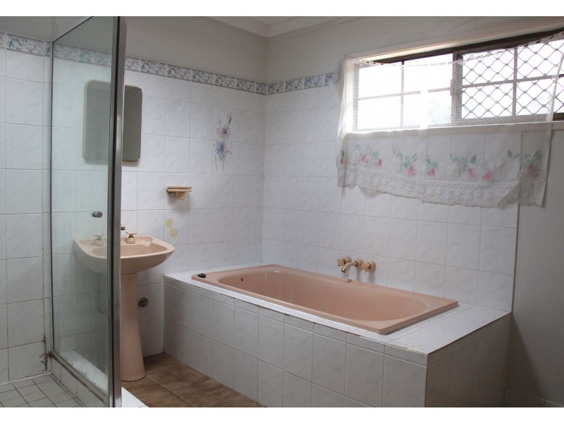 27 Mayes Ave, Logan Central QLD 4114